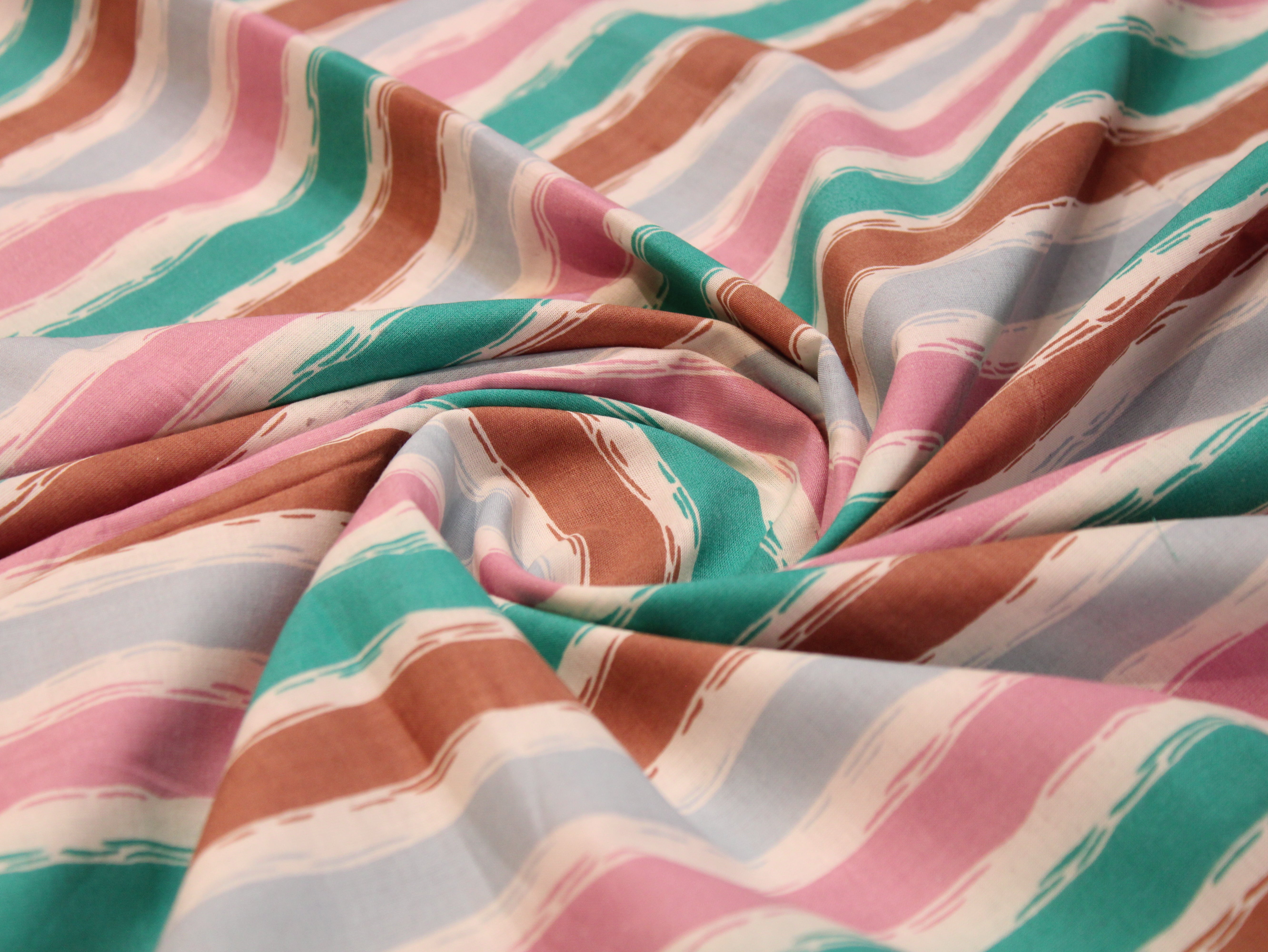 Pure Cotton Cambric 60s Printed Fabric