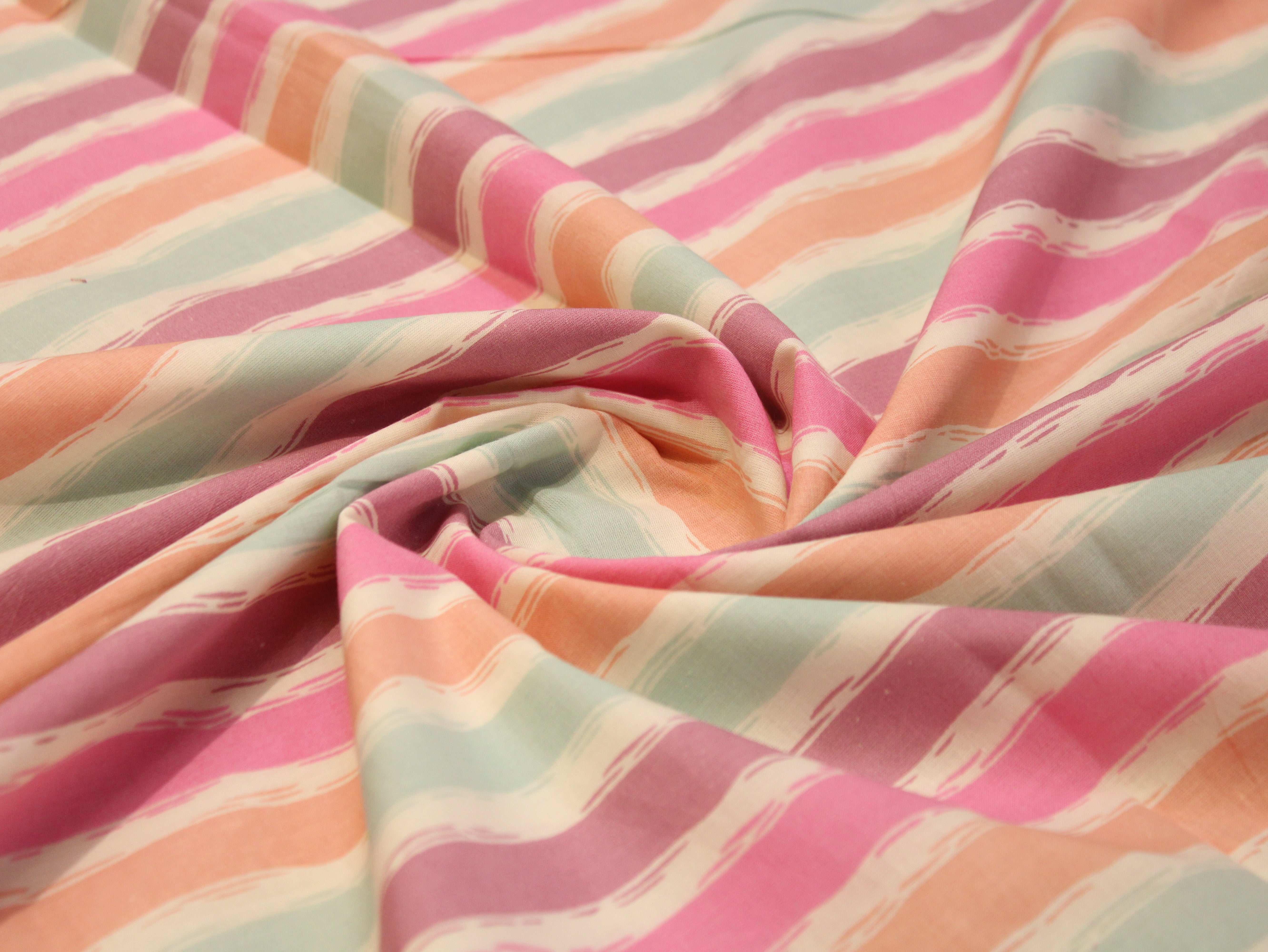 Pure Cotton Cambric 60s Printed Fabric