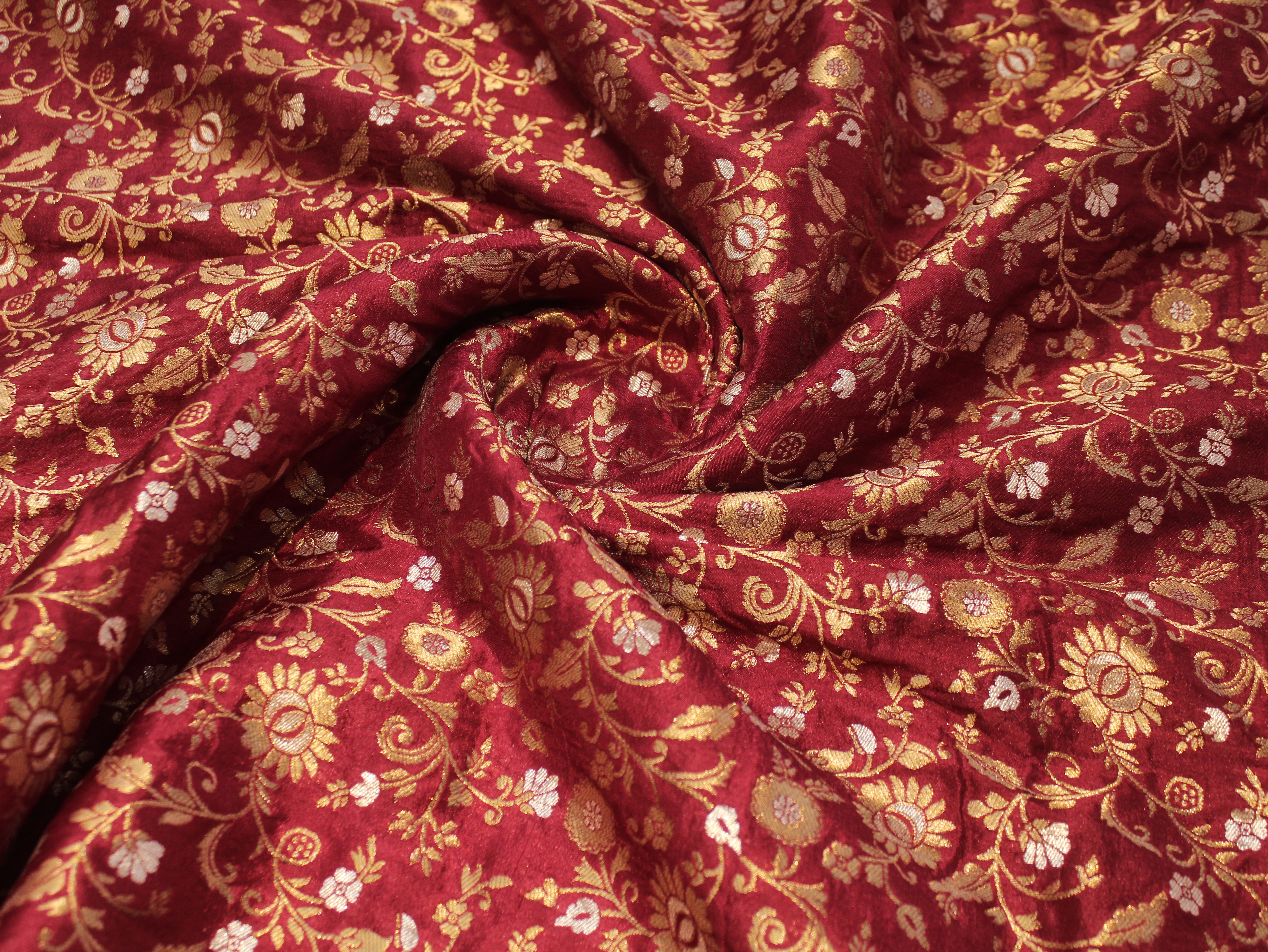 Banarasi Brocade Fabric Dual Tone Zari Floral Jacquard - Maroon