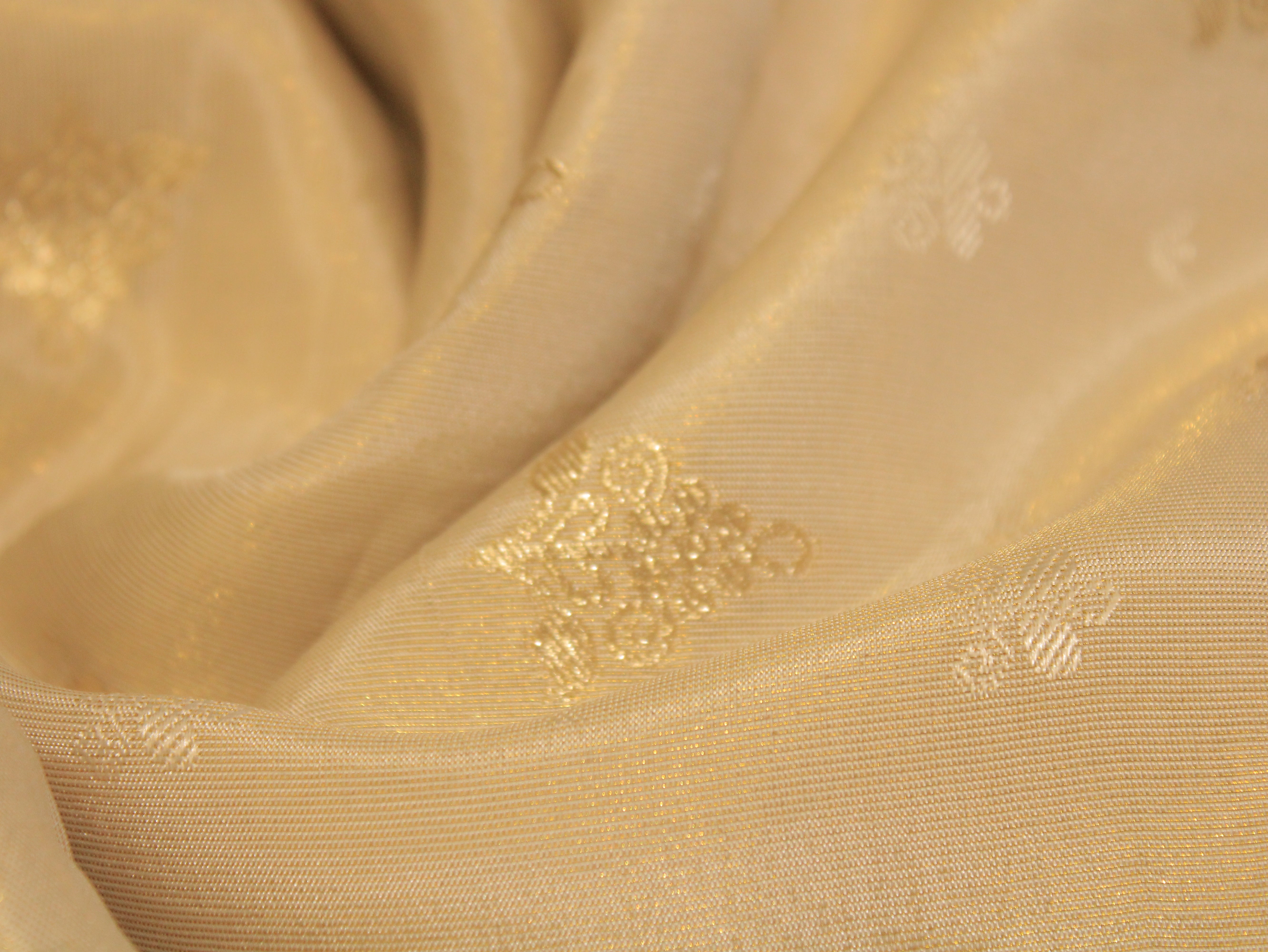 Ivory Elegance: Premium Jacquard Tissue Fabric - Dyeable