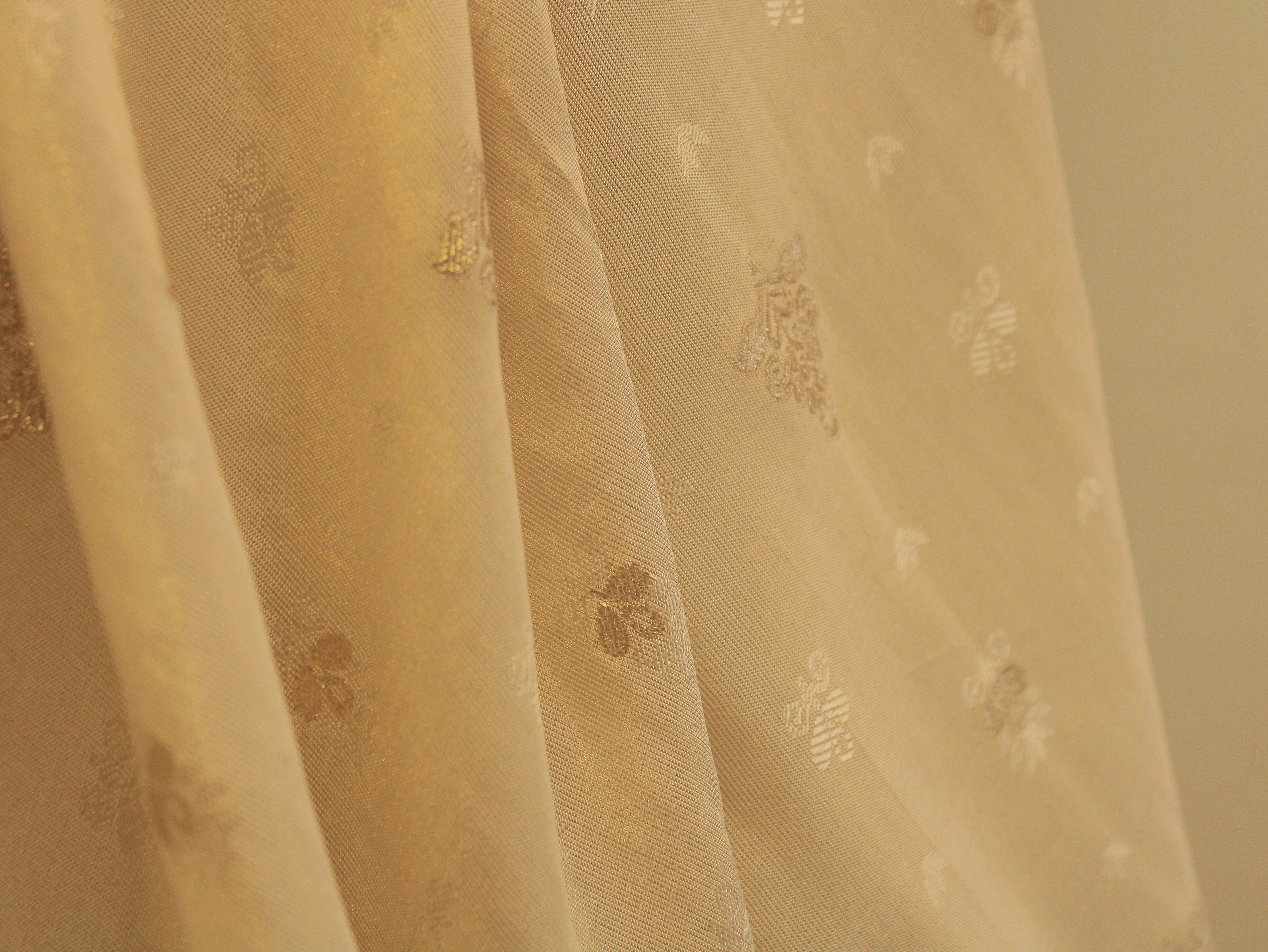 Ivory Elegance: Premium Jacquard Tissue Fabric - Dyeable