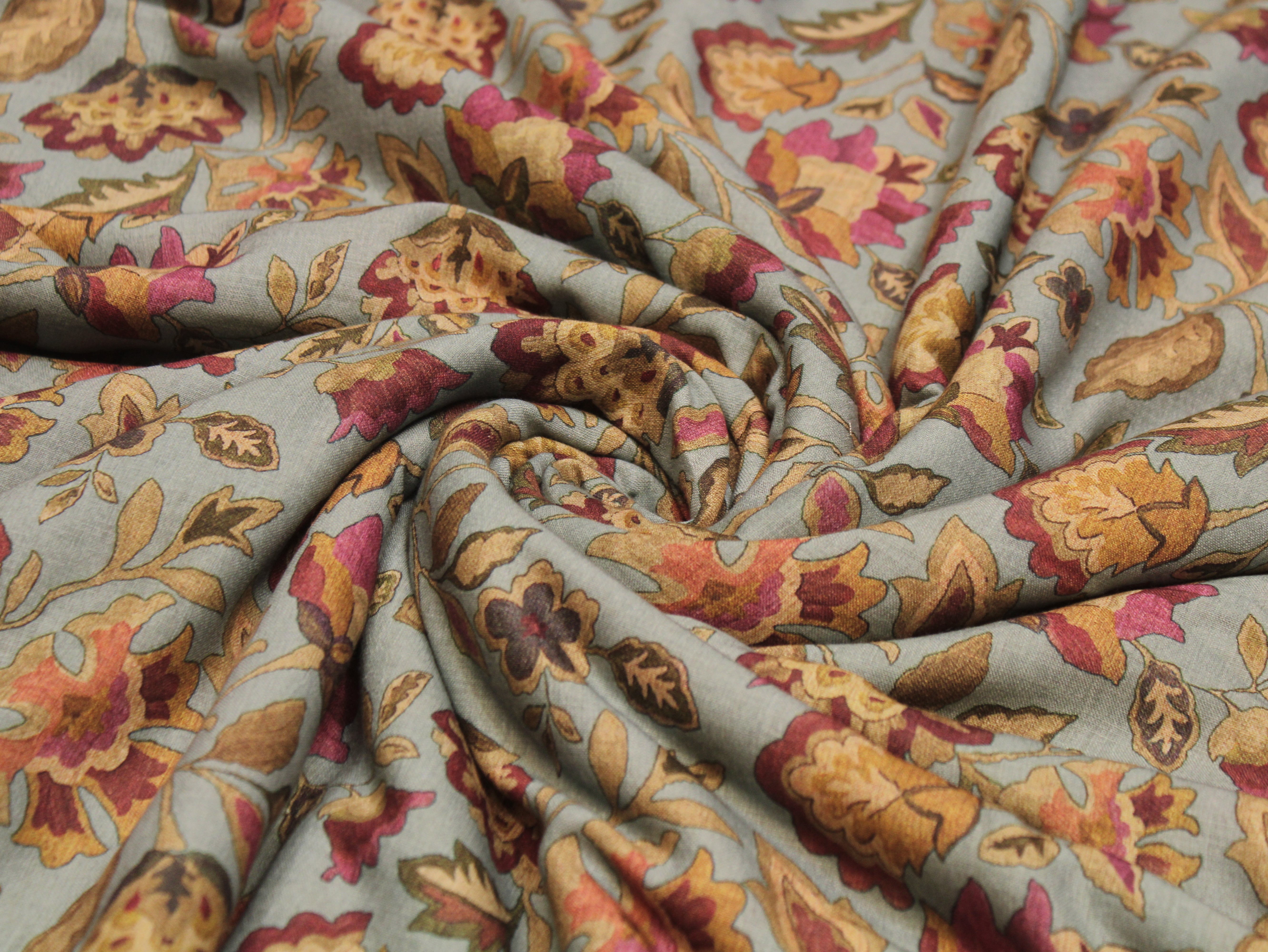 Digital Printed Linen Texture Slub Cotton Fabric 44 Inches