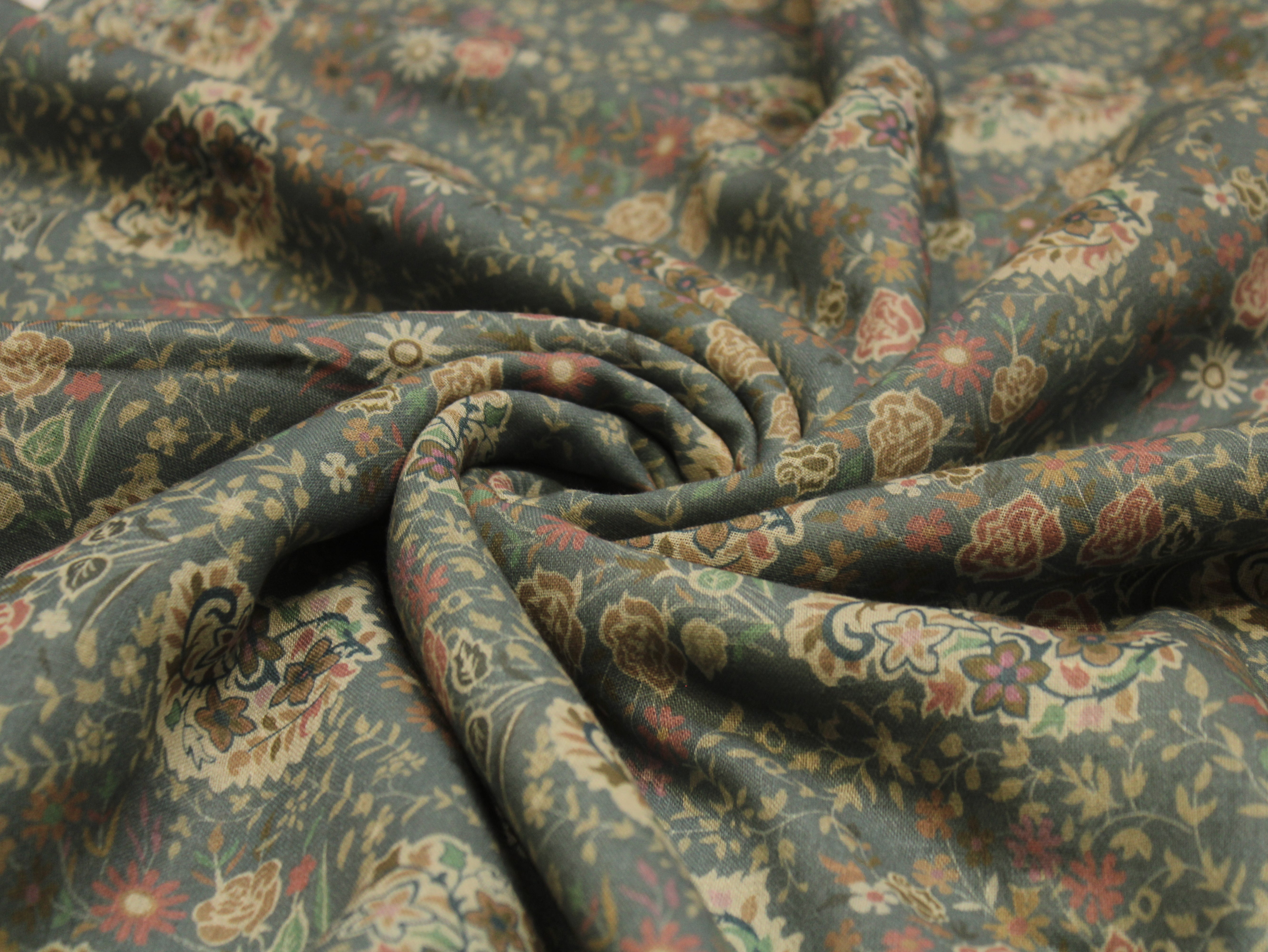 Digital Printed Linen Texture Slub Cotton Fabric 44 Inches