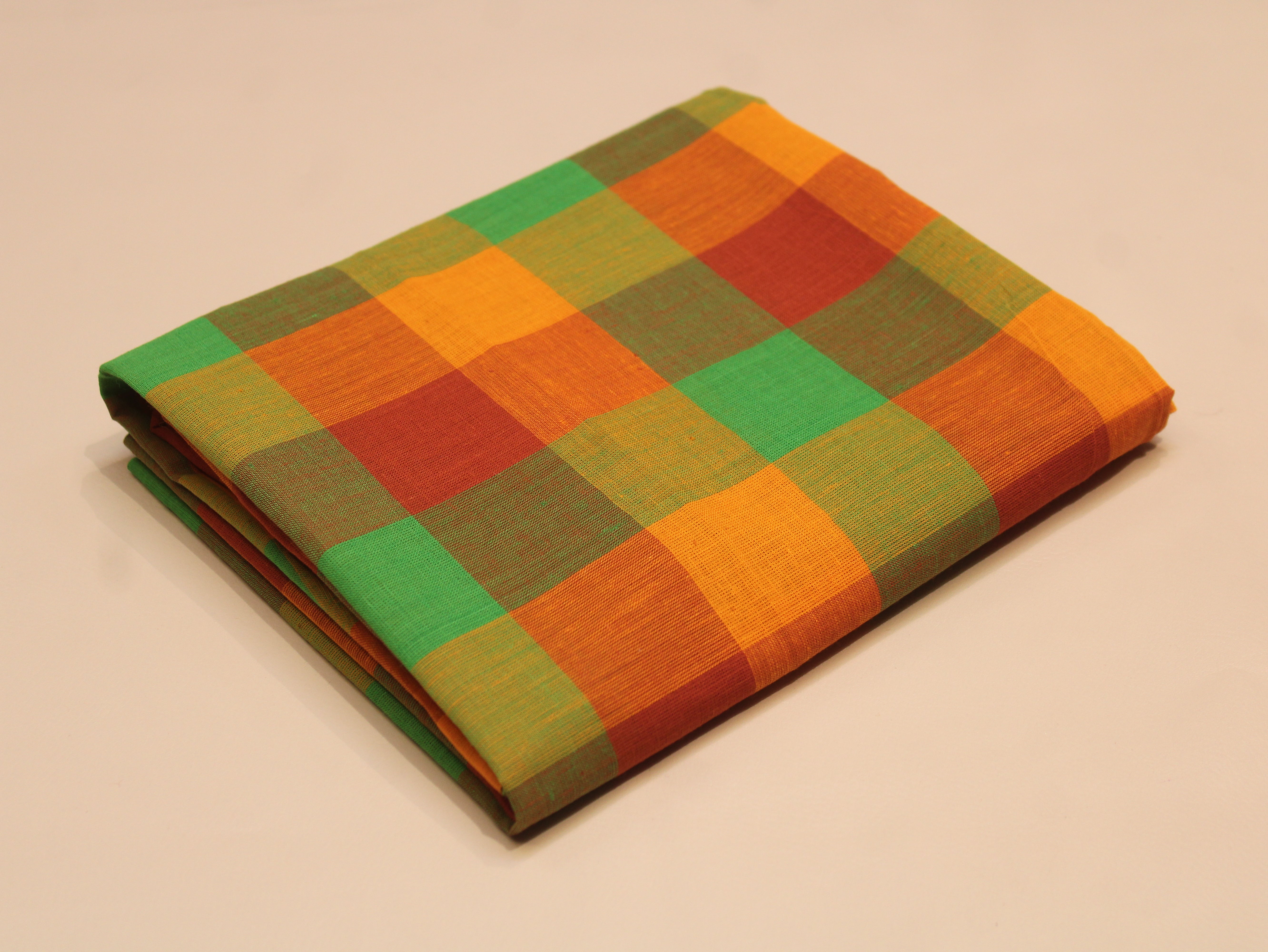 Tissu à Carreaux Multiples en Pur Coton Métier à Tisser 44 Pouces | Tissu Kattam à Carreaux Madras