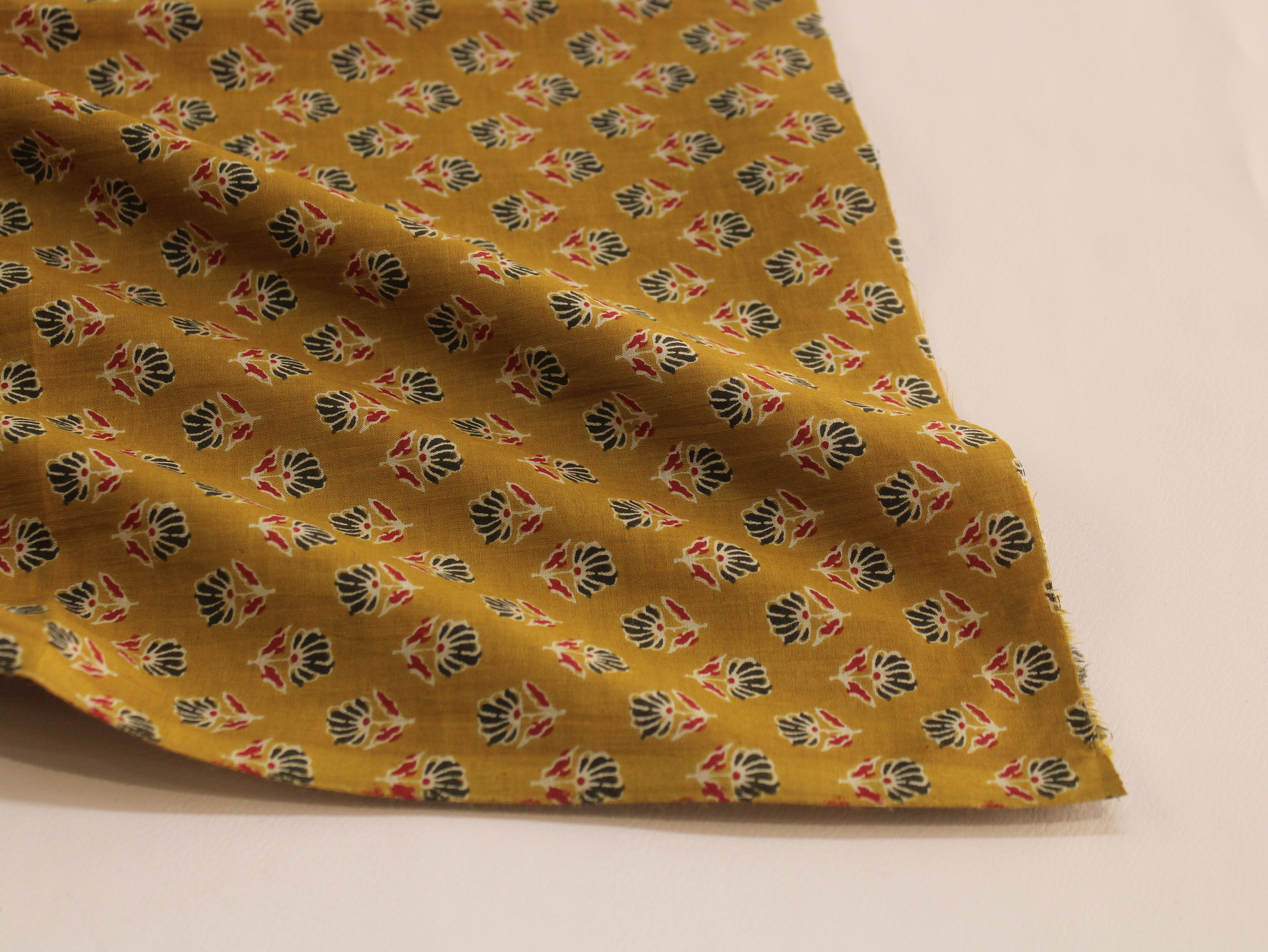 Tissu Imprimé Premium Pur Coton Laize 112 cm