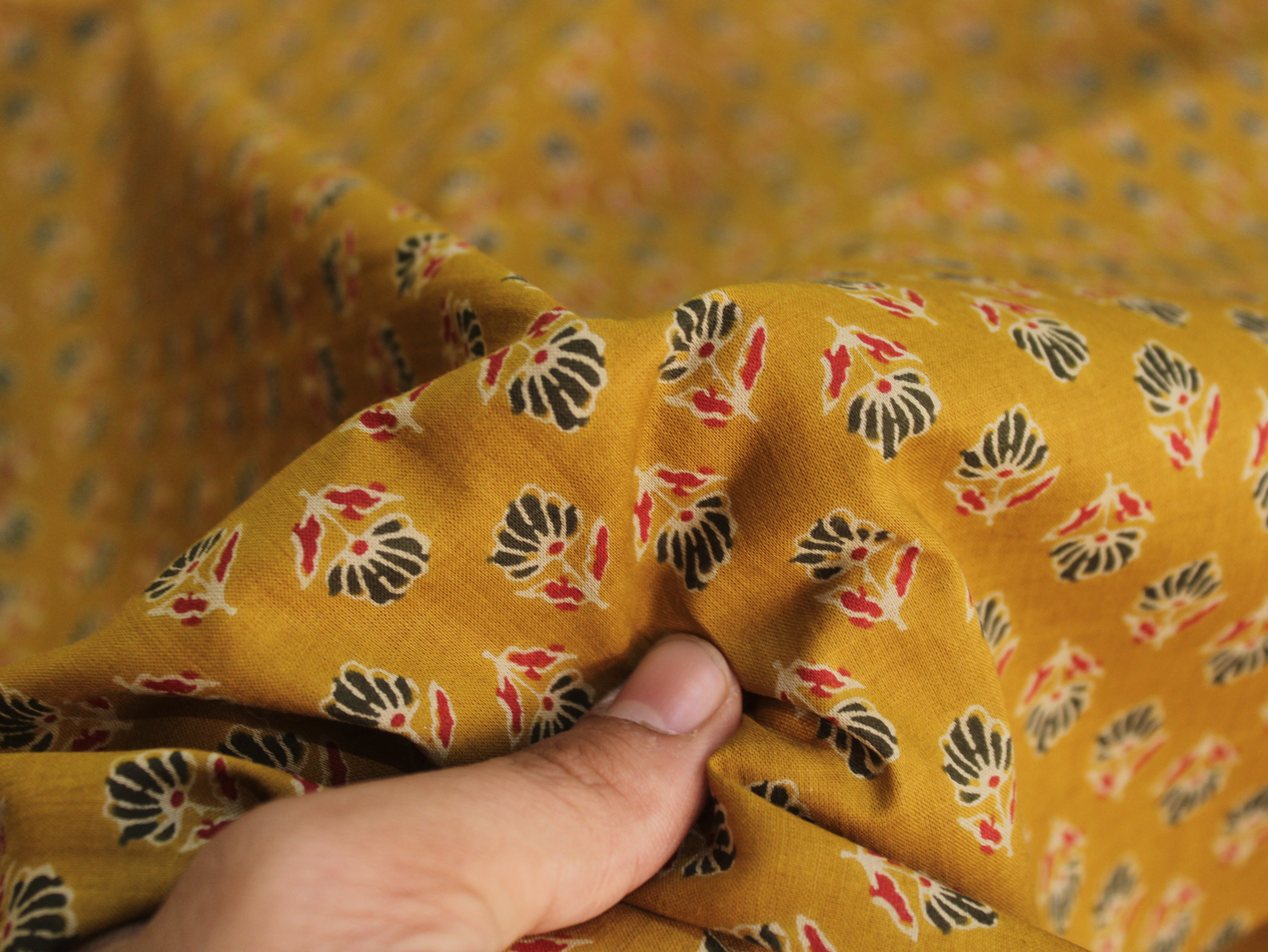 Tissu Imprimé Premium Pur Coton Laize 112 cm