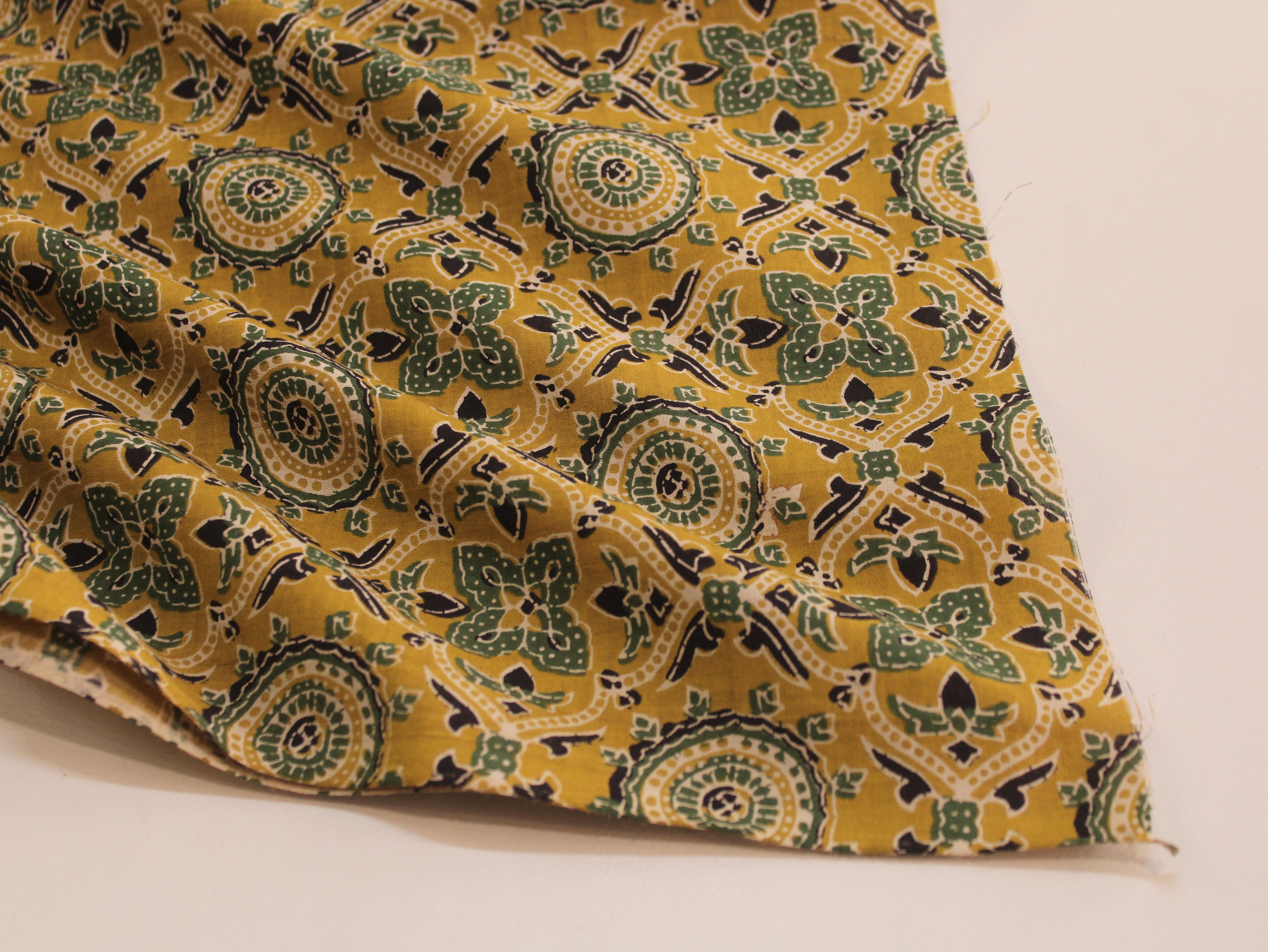 Tissu Imprimé Premium Pur Coton Laize 112 cm