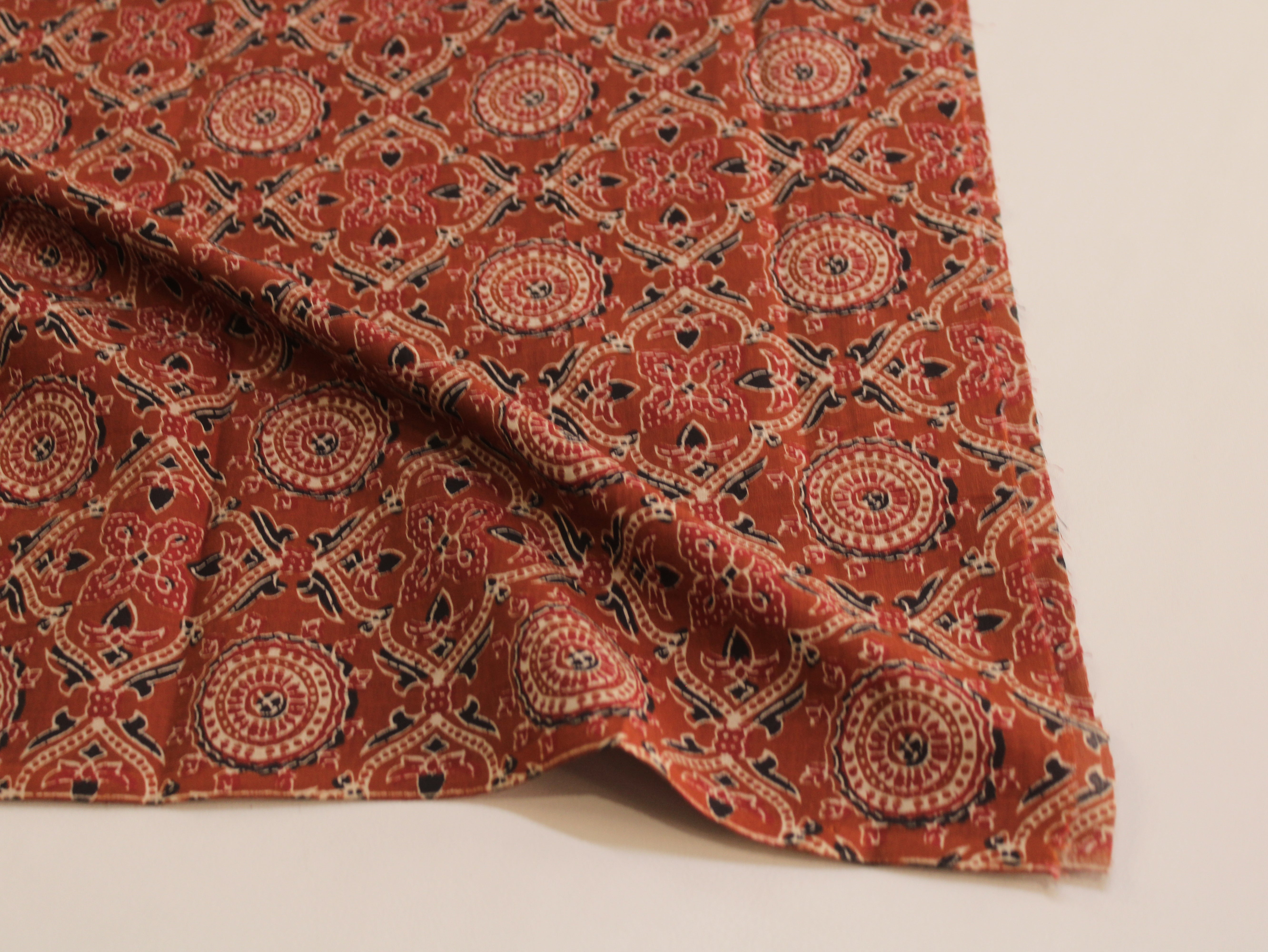Tissu Imprimé Premium Pur Coton Laize 112 cm