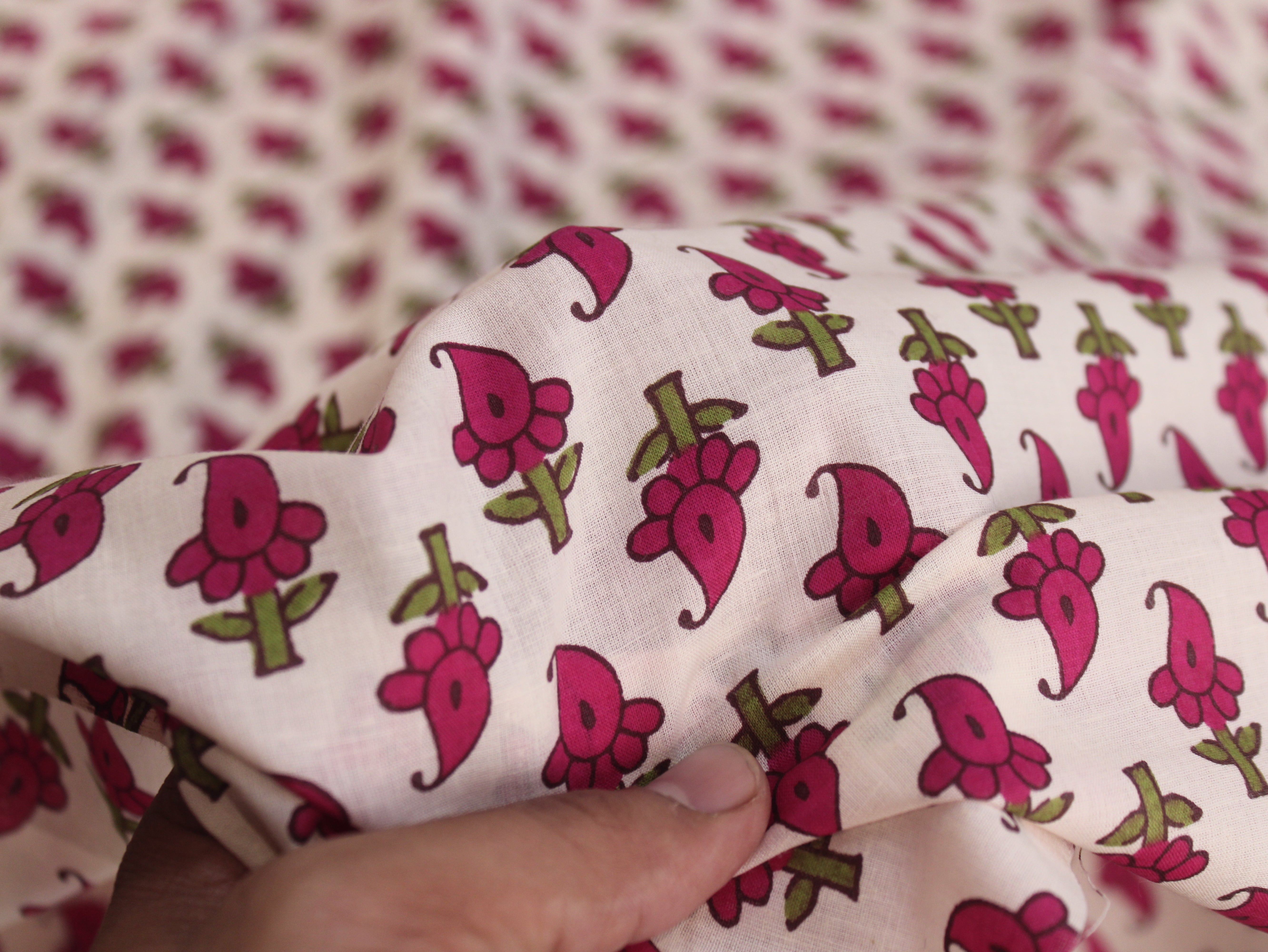 Tissu Imprimé Premium Pur Coton Laize 112 cm