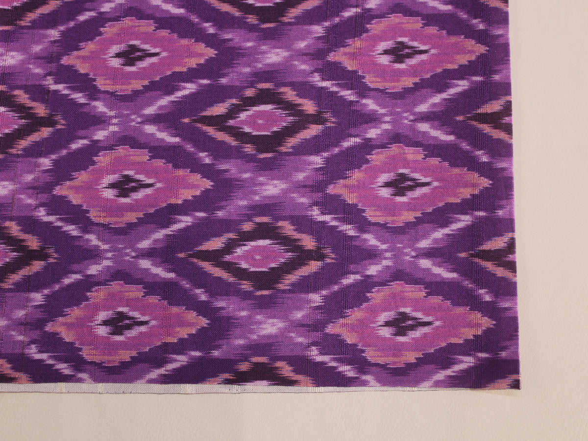 Tissu imprimé Ikat effet Matka de soie artificielle