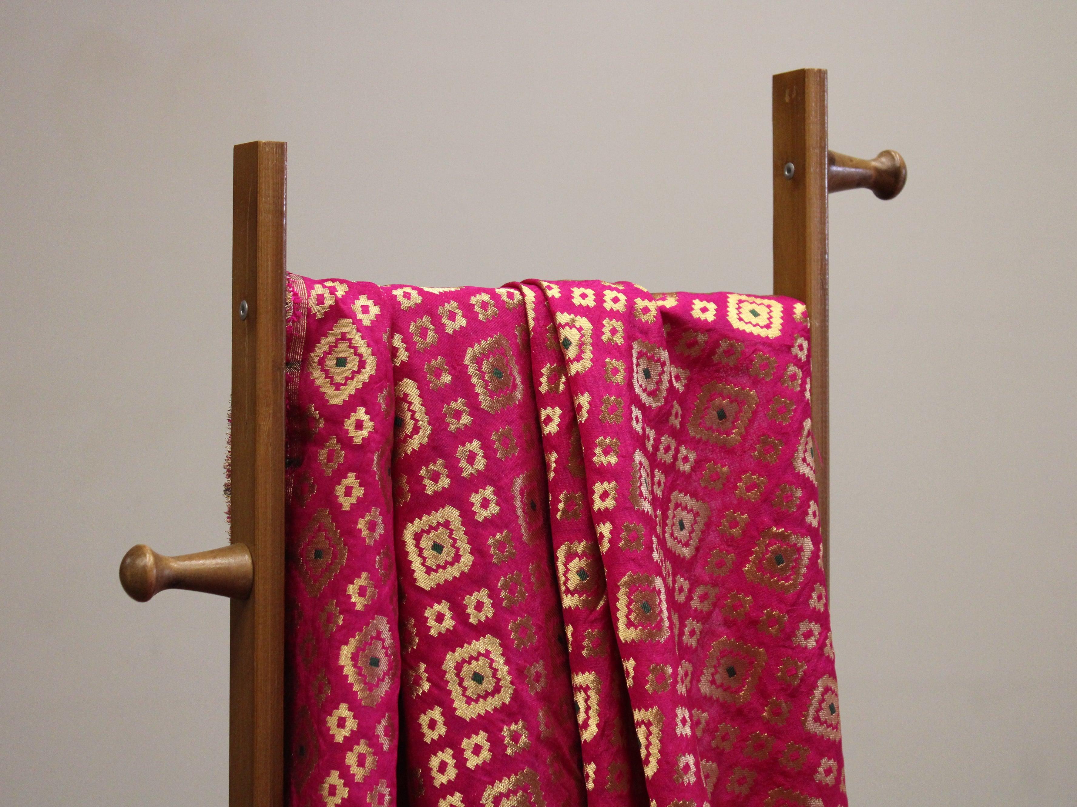 Banarasi Patola Brocade Fabric - Rani - M'Foks