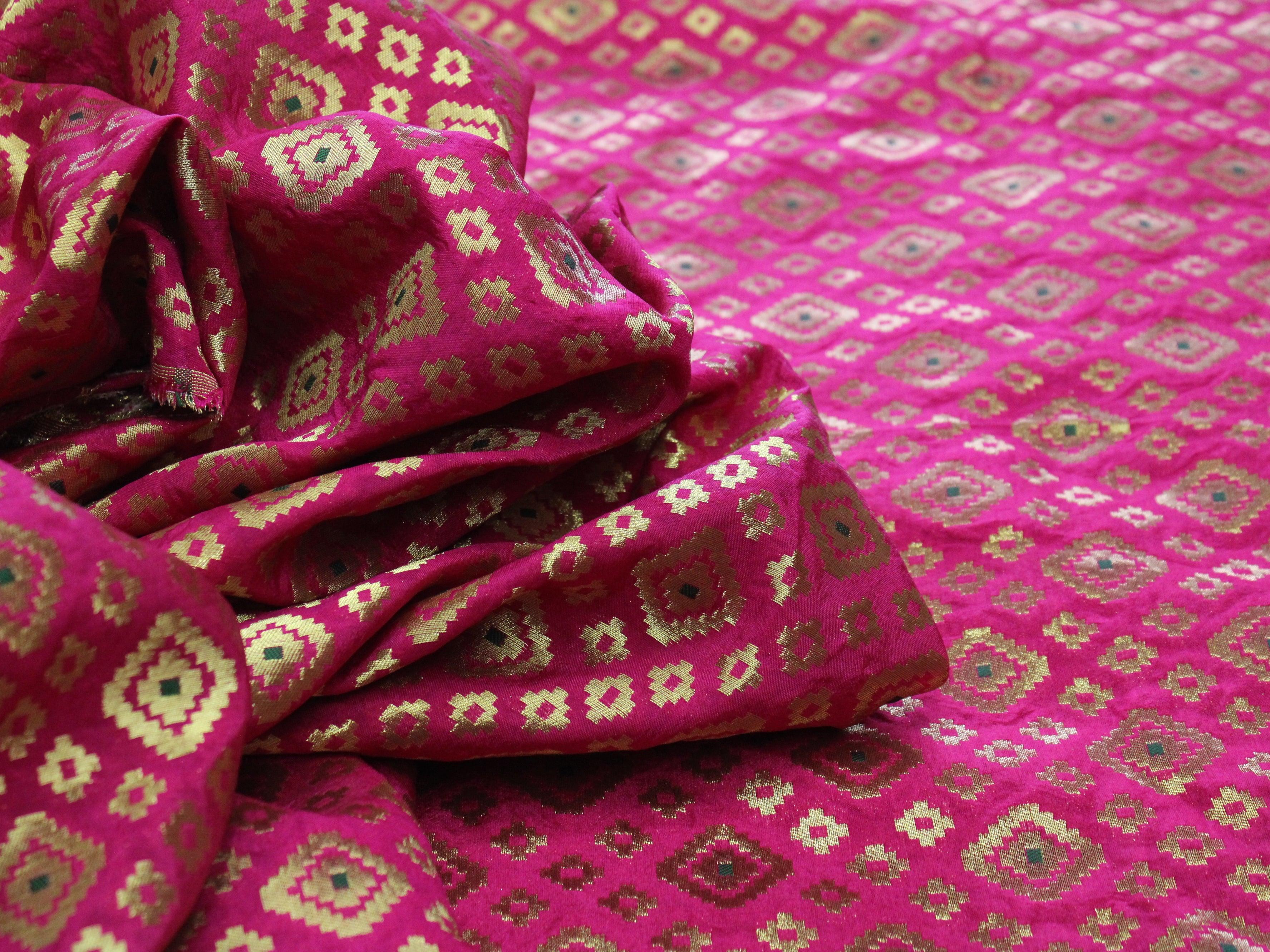 Banarasi Patola Brocade Fabric - Rani - M'Foks