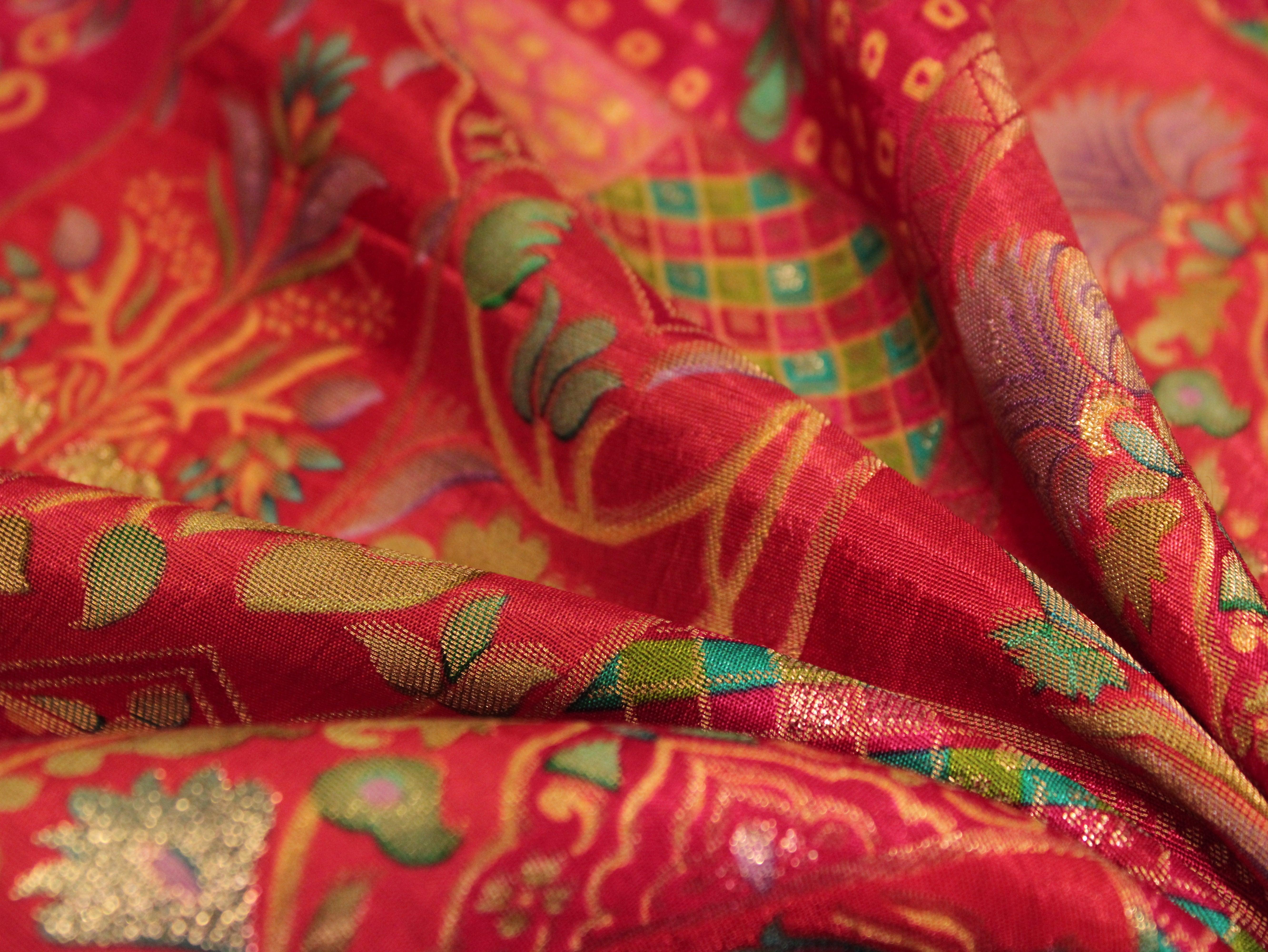 Kaleido : Woven Jacquard Fabric - Cherry - M'Foks