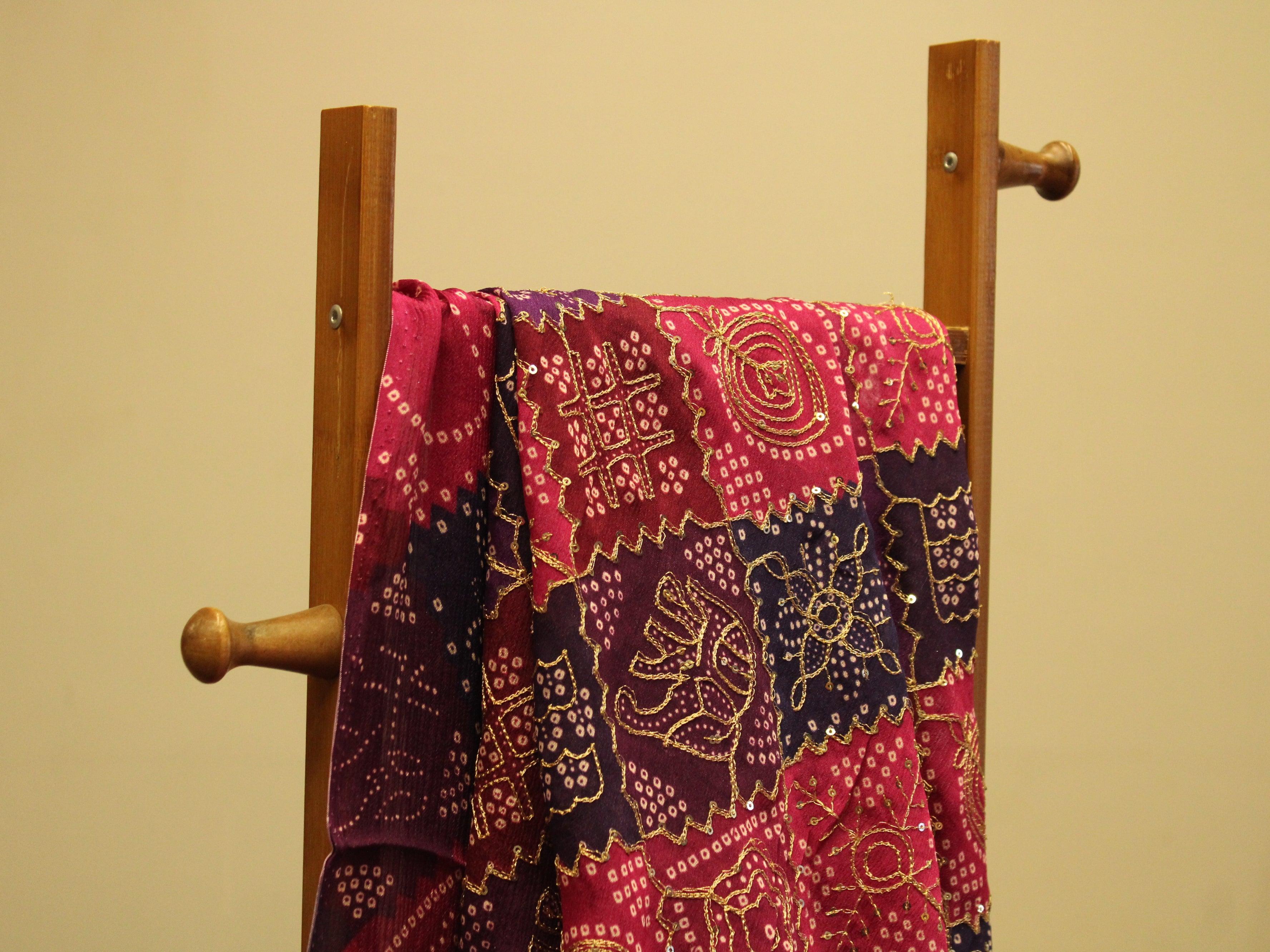 Stage: Vintage Chinon Bandhini Fabric - Rani - M'Foks
